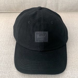 Brand New Black Herschel Sylas Classic Adjustable Cap